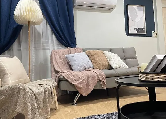 Rb7: Private House Downtown 1min Walk To Metro * Bangkok